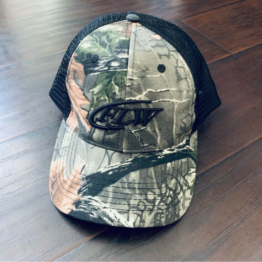 Men's Flw Bass Fishing Camo Print Baseball Trucker Hat View 2